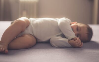 Dormir temprano a nuestros bebés/niñxs tiene grandes beneficios para su salud.